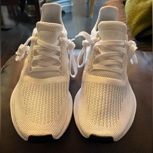 Adidas Women’s Swift Run shoes